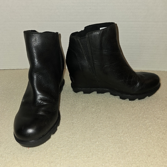Sorel Shoes - Sorel Joan of Arctic II Black Wedge Leather Ankle Boots size 7